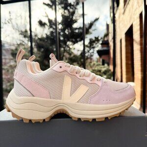 New Veja Venturi Sneakers Suede Almond Peach Womens Size 7